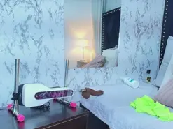 Amateur Free Live Porn of Maraa_X