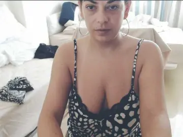 Bongacams Live Sex Cam of GiuliaHotXXX1