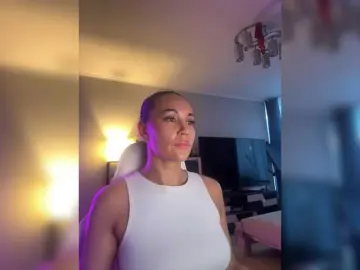 Bongacams Free Porn Cam of QWEENII