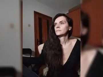 Bongacams Watch Live Sex Cams of SexQueen11