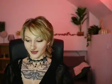 Bongacams Free Porn Cam of tattooedblondee18