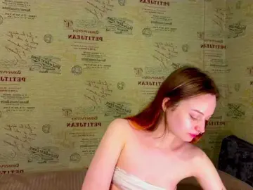 Bongacams Live Sex Cam of emiless
