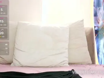 Bongacams Nude Webcam of rouxinferno