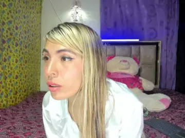 Bongacams Free Live Porn of daphnehot01