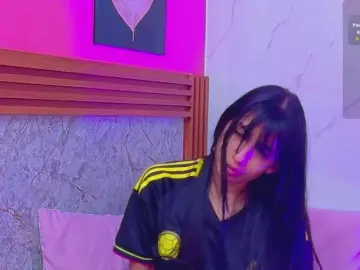 Bongacams Adult Webcam of littleeemiily