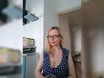 Bongacams Best live sex cam show of ShiningMILF