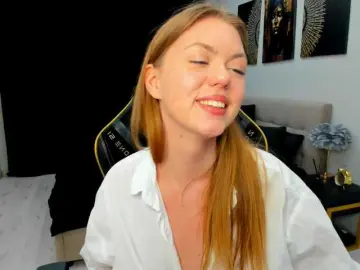 Bongacams Nude Webcam of Strawberrye