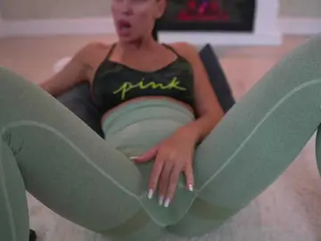 Bongacams Free Live Porn of MyaBlack