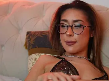 Bongacams Live Sex Cam of AileenKiss