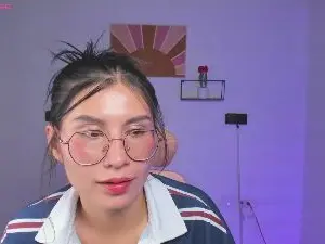 Cam4 Free Live Porn of emily_villamil