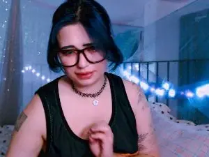 Cam4 Free Live Porn of mymoonstar
