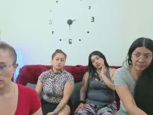 Cam4 Live Sex of lesb_crazy_fun