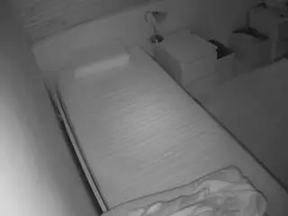 Camsoda Free Porn Cam of voyeurcam-julmodels-greybed-1
