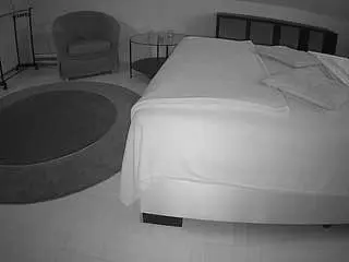 Camsoda Adult Webcams of voyeurcam-julmodels-whitebed-6