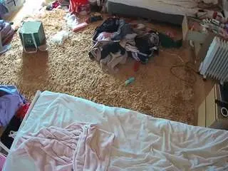 Camsoda Free Porn Cam of voyeurcam-julmodels-whitebed-5