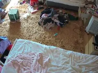 Camsoda Nude Webcam of voyeurcam-julmodels-whitebed-5