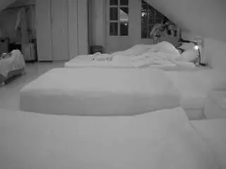 Camsoda Free Porn Cam of voyeurcam-julmodels-bed-3
