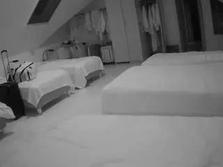 Camsoda Best Webcam of voyeurcam-julmodels-bed-3
