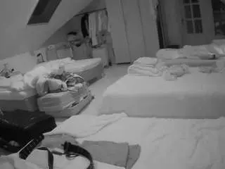 Camsoda Live Sex of voyeurcam-julmodels-bed-3