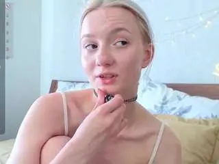 Camsoda Nude Webcam of elvinabrowning