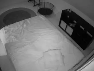Camsoda Best Webcam of voyeurcam-julmodels-whitebed-2