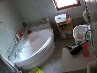 Camsoda Free Live Porn of voyeurcam-julmodels-bath-1st-2