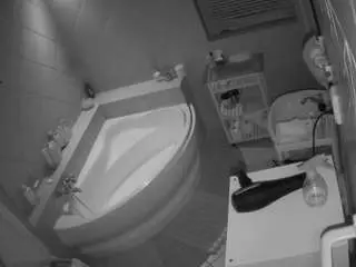 Camsoda Nude Webcam of voyeurcam-julmodels-bath-1st-2