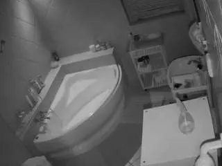 Camsoda Live Sex of voyeurcam-julmodels-bath-1st-2