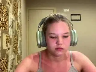 Camsoda Free Porn Cam of adrianpatterson