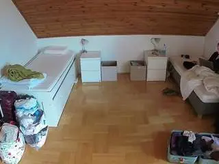 Camsoda Live Sex Cam of voyeurcam-julmodels-greybed-3