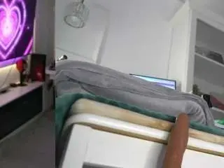 Camsoda Free Live Porn of kyliesweet1