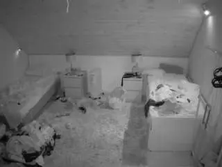 Camsoda Live Sex of voyeurcam-julmodels-whitebed-3