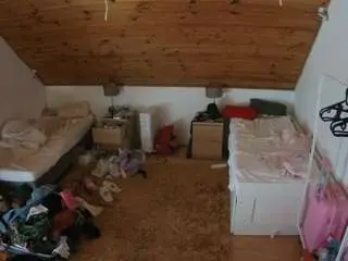 Camsoda Sex Chat of voyeurcam-julmodels-whitebed-3