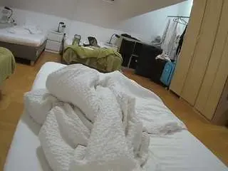 Camsoda Watch Live Sex Cams of voyeurcam-julmodels-bed-1
