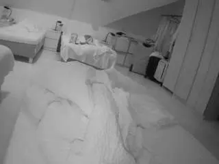 Camsoda Private Sex Chat of voyeurcam-julmodels-bed-1