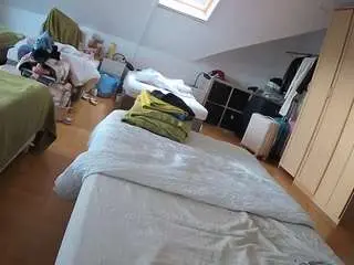 Camsoda Live Sex Cam of voyeurcam-julmodels-bed-1