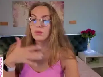 Chaturbate Live Sex Cam of kelly__hardy