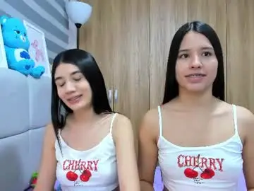 Chaturbate Live Sex Cam of roseandmiah