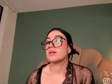 Chaturbate Live Sex Cam of angeel_fox