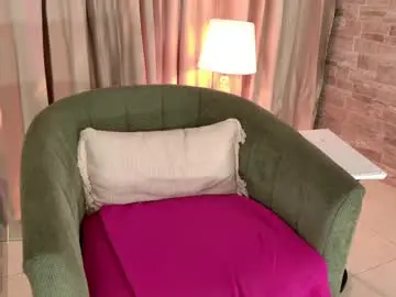 Chaturbate Best live sex cam show of mialuxx