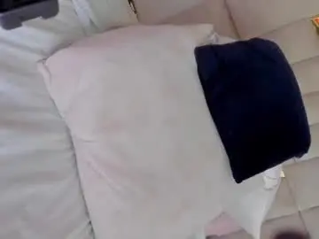Chaturbate Live Sex Cam of halie728