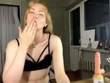 Chaturbate Live Sex Cam of molyangel