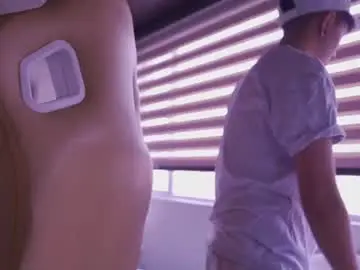 Chaturbate Live Sex Cam of tommy_blue1