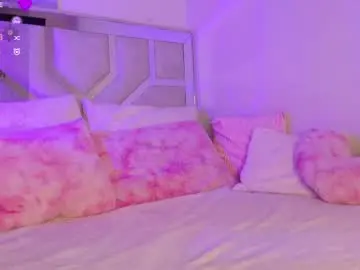 Chaturbate Live Sex Cam of emma_clive