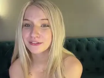 Chaturbate Live Sex Cam of ulalittlepage