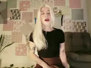 Chaturbate Live Sex Cam of luckysapphire777