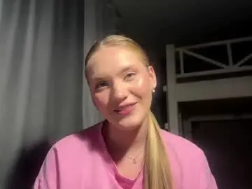 Chaturbate Live Sex Cam of milacrummell