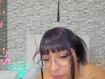 Chaturbate Live Sex Cam of yenn_tay