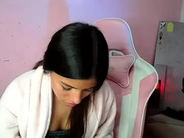 Chaturbate Live Sex Cam of _khloe_sweet