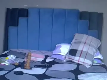 Chaturbate Live Sex Cam of melanin_moon